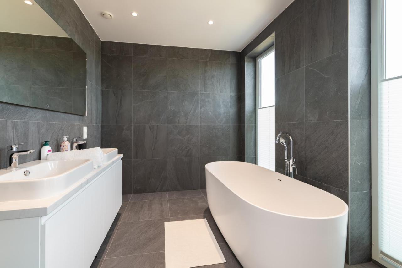 Lejlighed 4bdr Modern And Stylish Near Kadriorg With Free Parking *